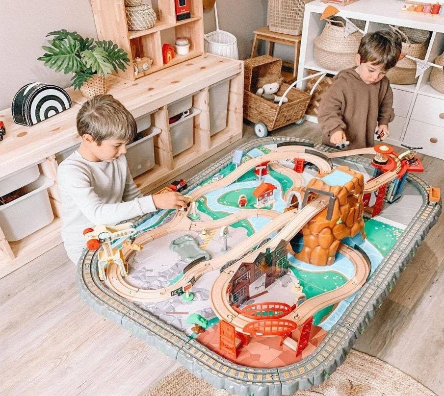 Play Sets & Activity Tables