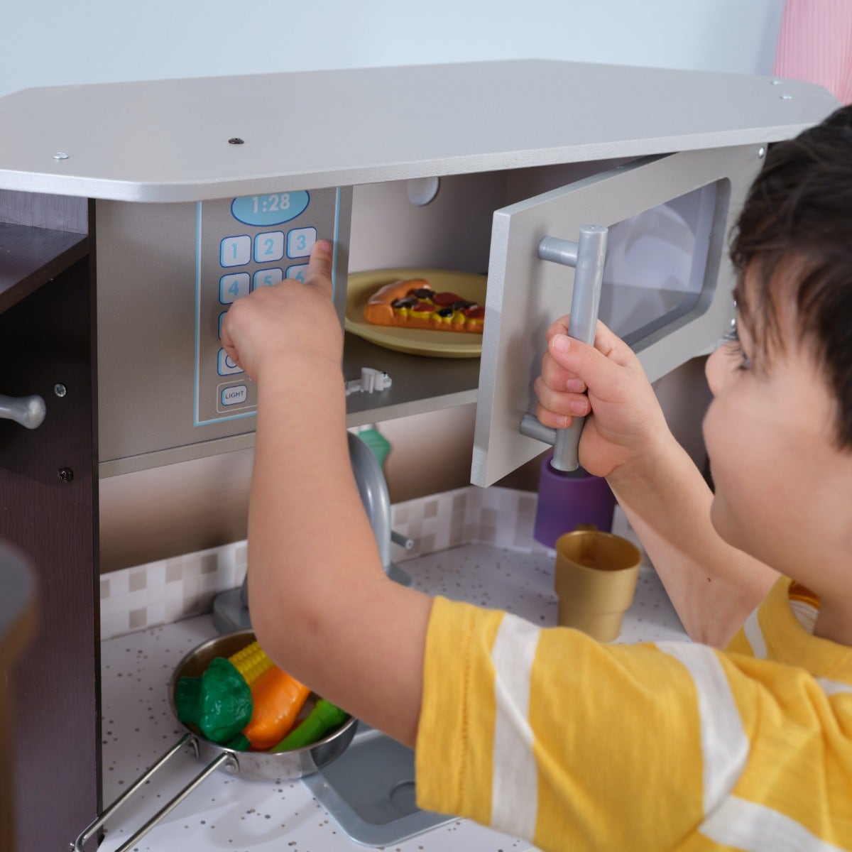 Hands-On Fun! There’s plenty of buttons to press, knobs to turn and handles to pull for little hands to stay busy.