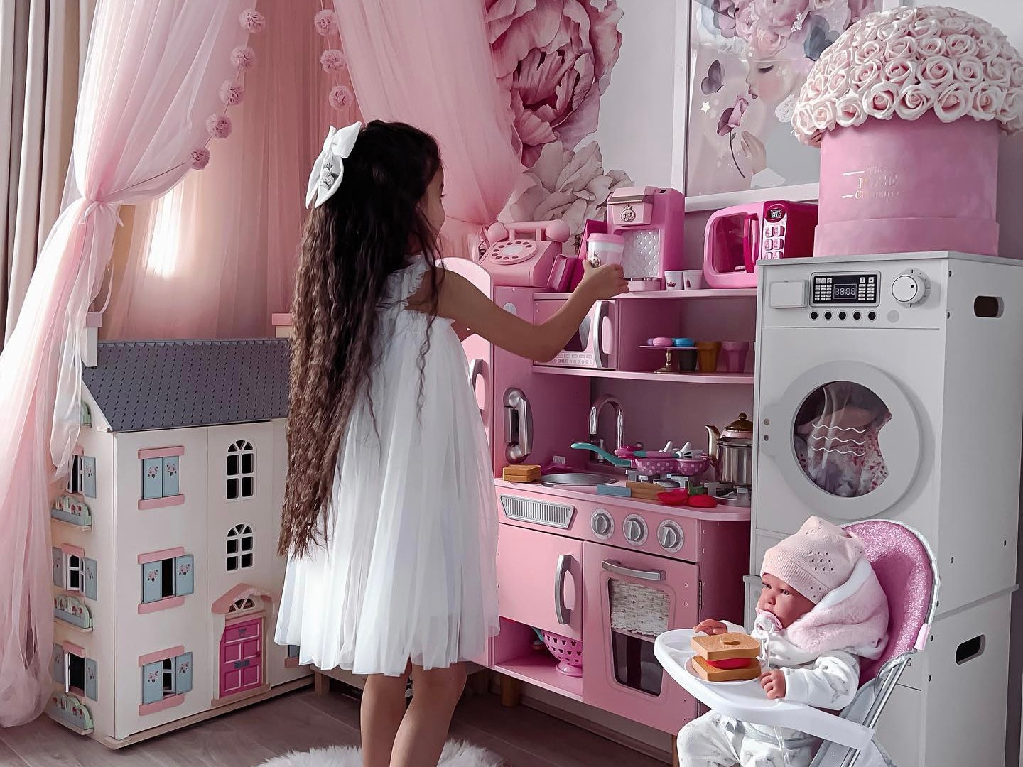 From Dollhouses to Dreamscapes: Fostering Storytelling and Pretend Play
